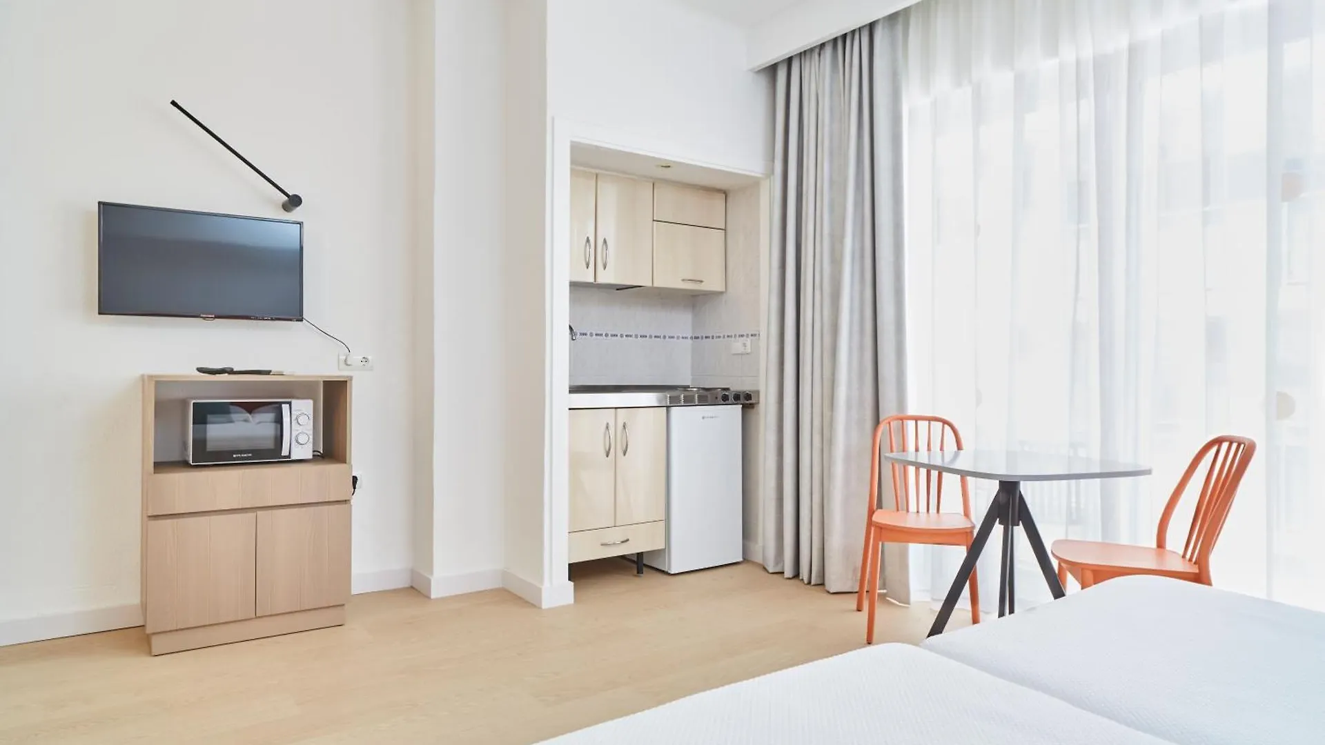Excelsior Estudios & Apartamentos San Antonio  Spain